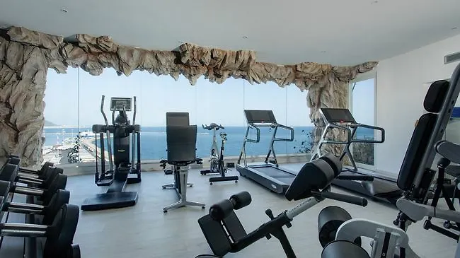 Lloyds Baia Hotel