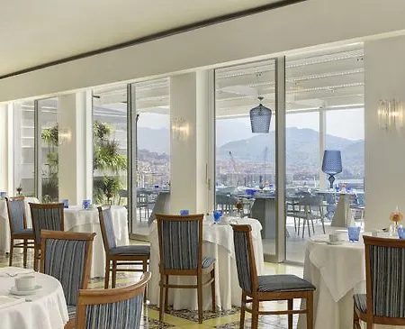 Lloyds Baia 4* Σαλέρνο