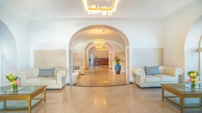 Hotell Lloyds Baia