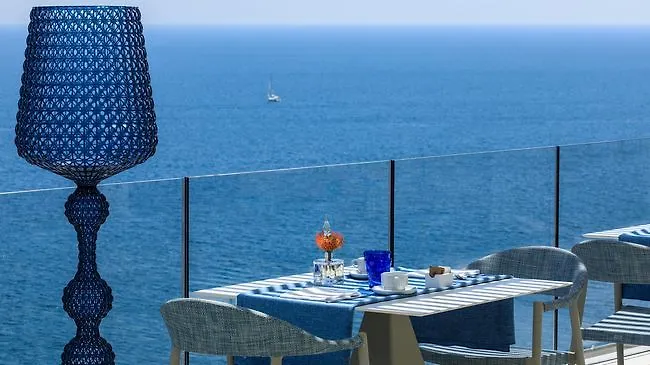 Lloyds Baia Hotel 4*